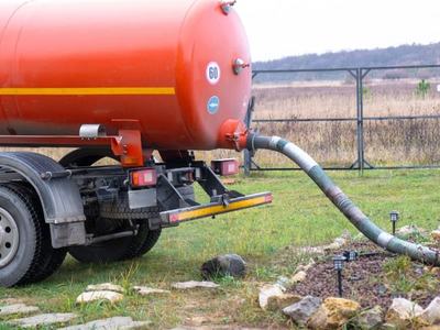 Limpieza de fosas sépticas con camión cuba en A Coruña